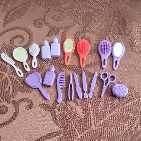 Barbie Grooming Accessories - Picture 1 of 5